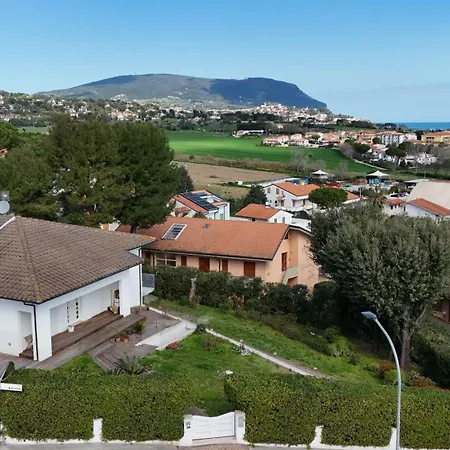 Lyla - Marcelli, Elegante Con Giardino Vista Mare Villa