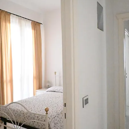 Villa Lyla - Marcelli, Elegante Con Giardino Vista Mare *