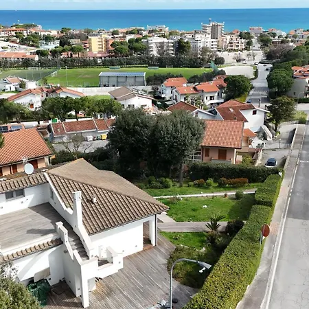 Villa Lyla - Marcelli, Elegante Con Giardino Vista Mare Marcelli